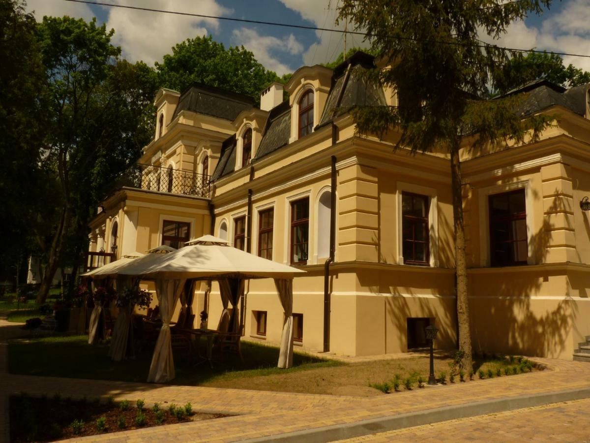 Willa Filiks Restauracja & Pokoje Naleczow Exterior photo